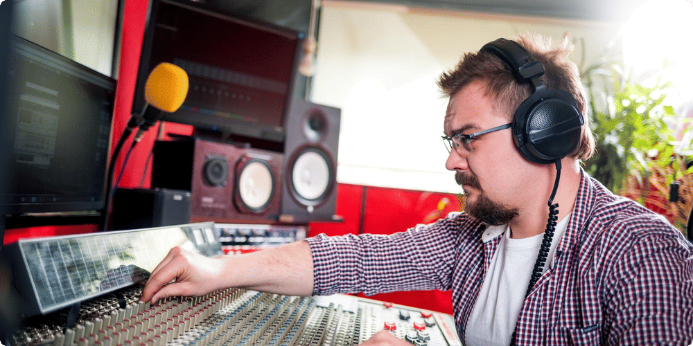 Pourquoi choisir des enceintes de monitoring en studio ?